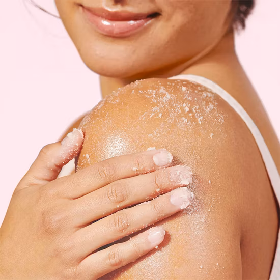 OEM ODM プライベート ラベルのボディ スクラブのスキンケア保湿角質除去ビタミン C ココナッツ シュガー ボディ スクラブ